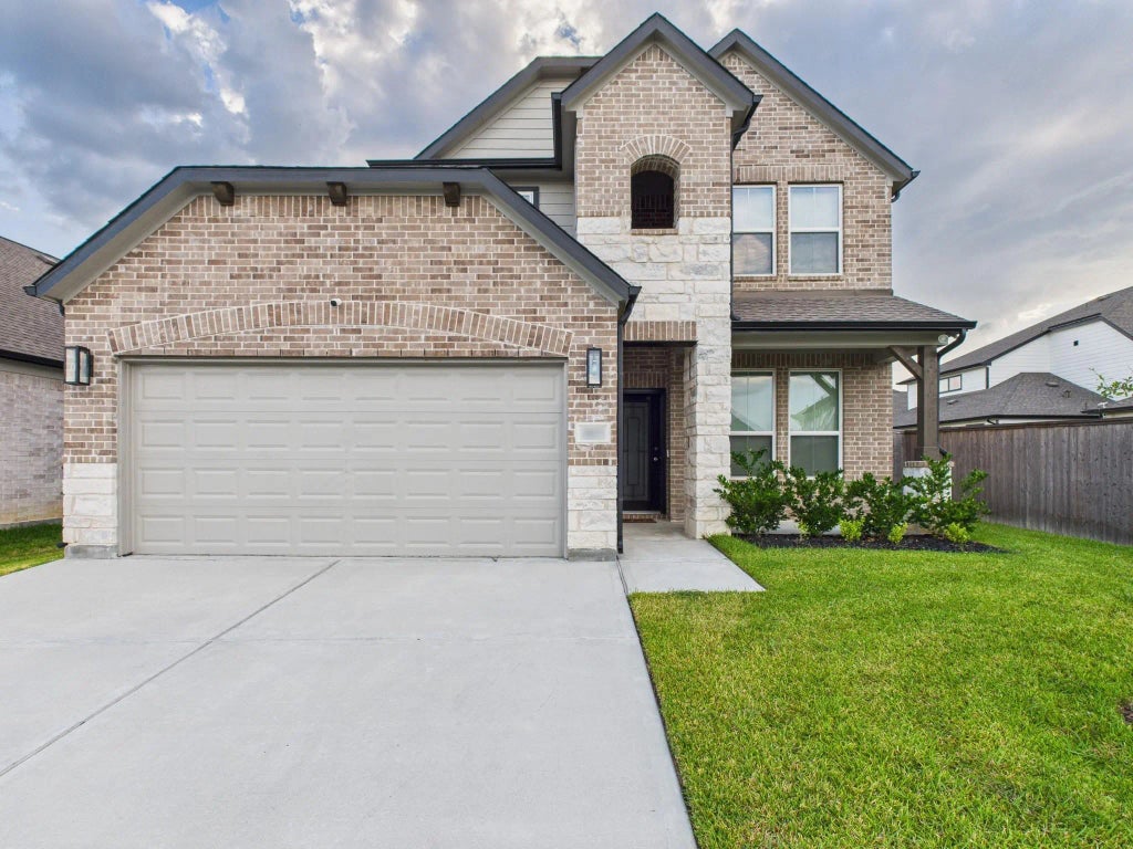 11823 Maple Oak Drive, Houston