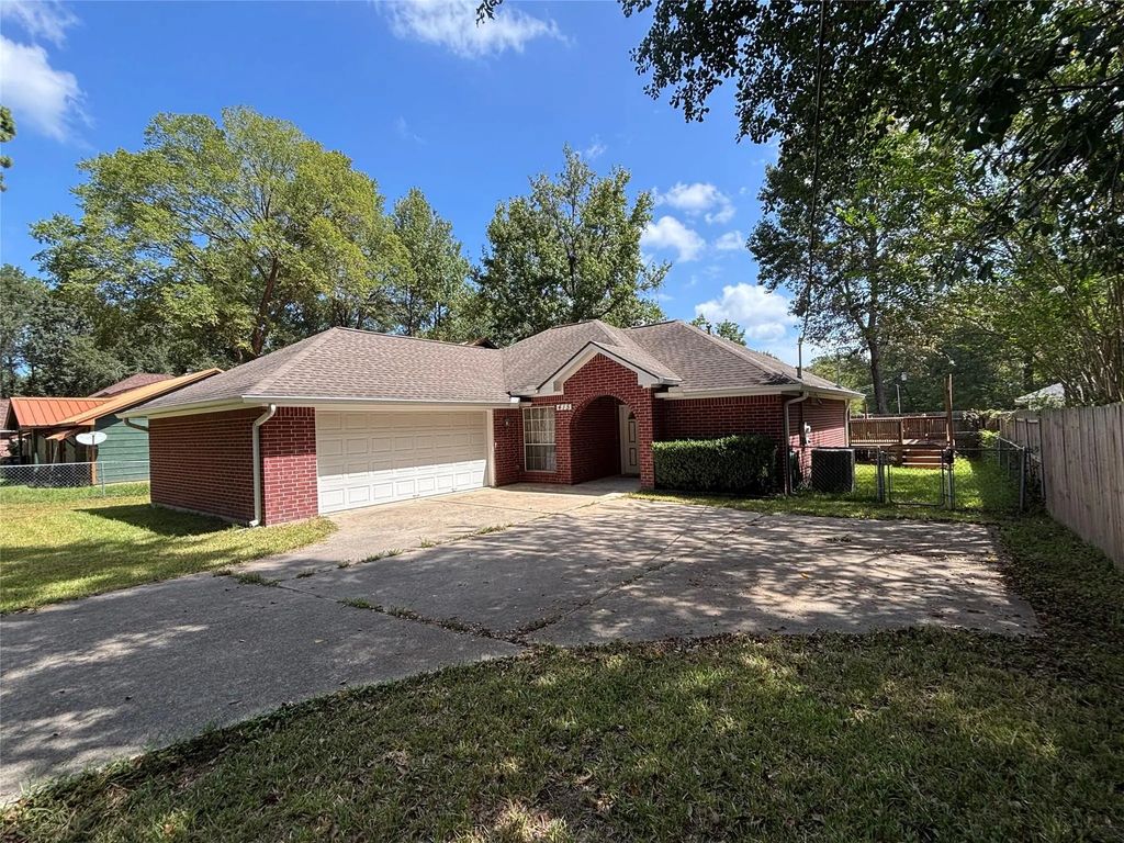 415 Shawnee Drive, Conroe
