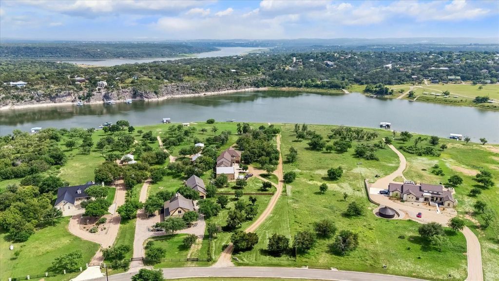 511 Chimney Cove Drive, Marble Falls