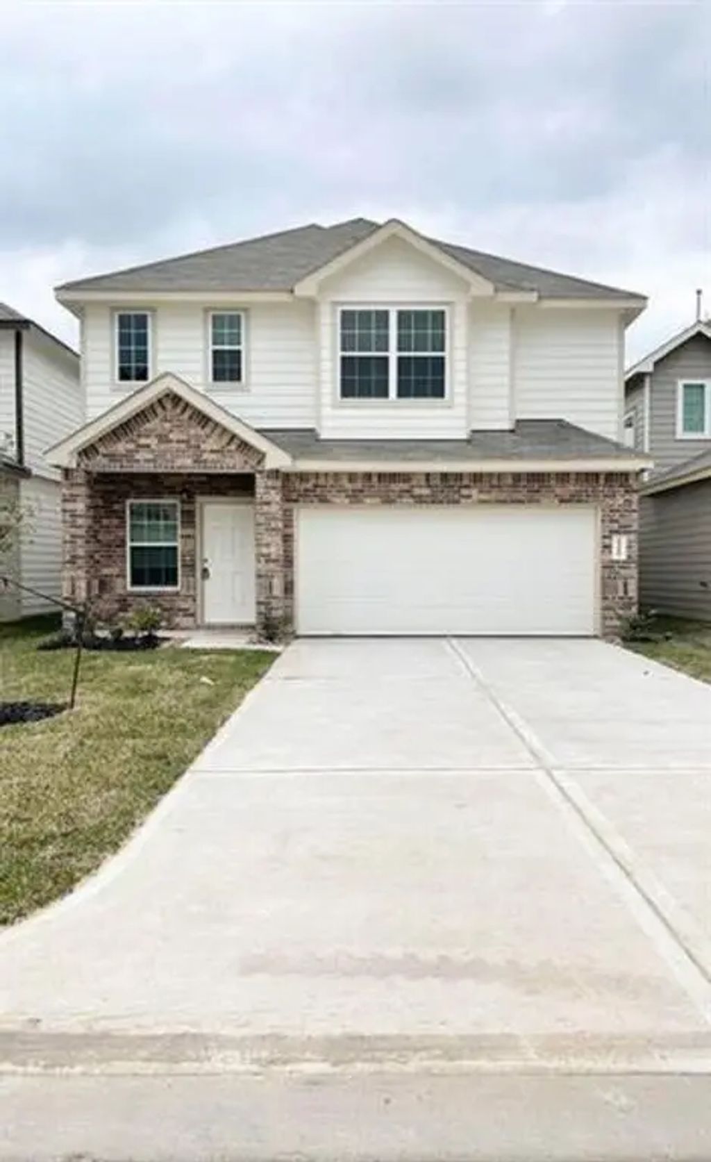 25419 Grotto Falls Lane, Porter