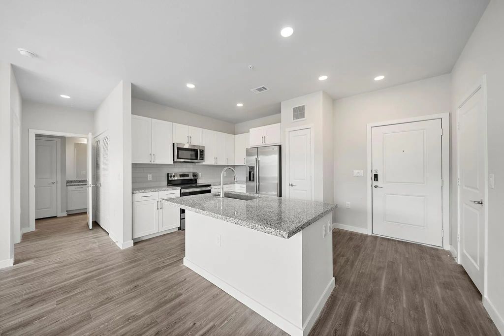 22000 Bellaire Blvd A1.5105, Richmond