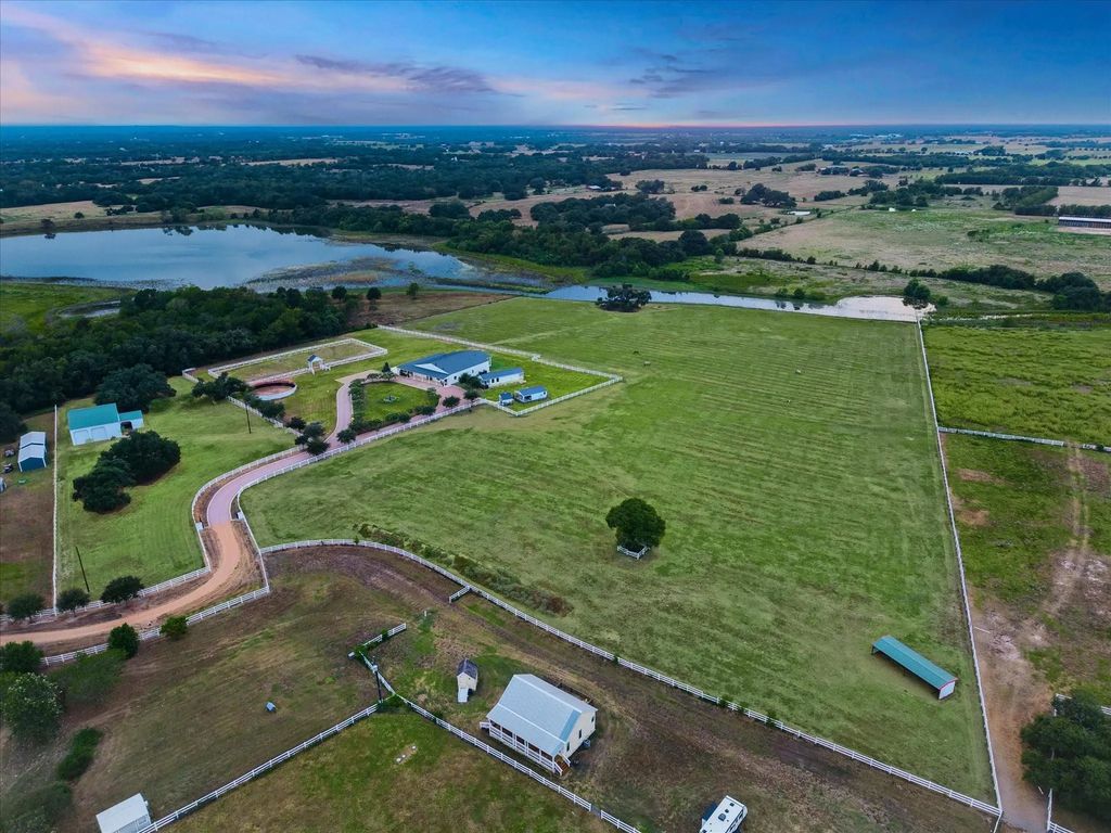 4050 Fm 2714, Round Top