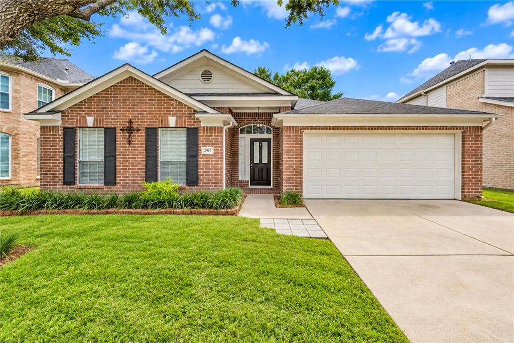2919 Walnut Knoll Way, Houston