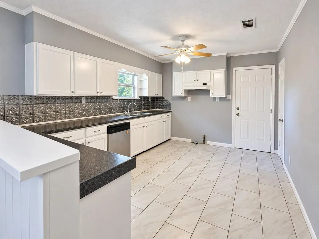 8767 Cloverdale Street, Beaumont