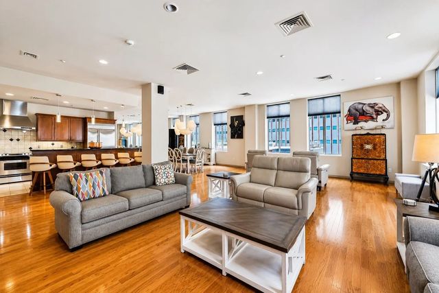 914 Main Street 801, Houston