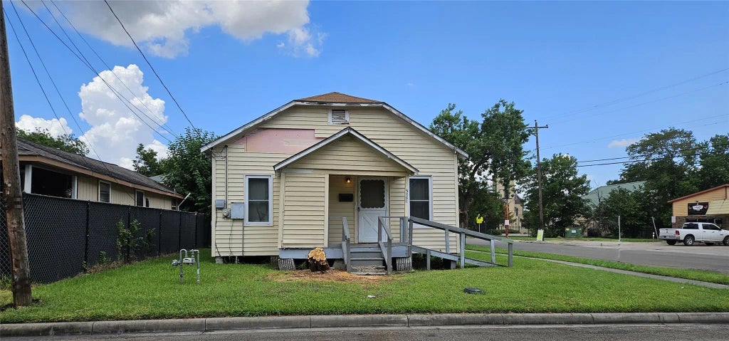 2001 Maryland Street, Baytown