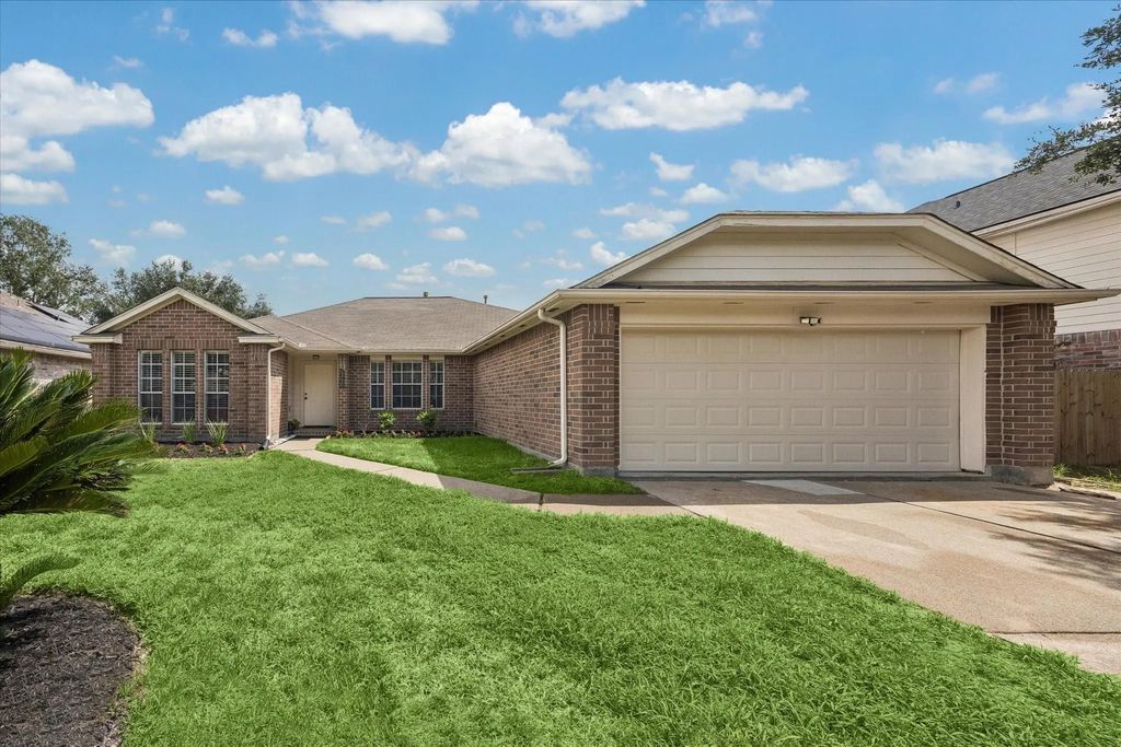 6902 Creek Village Drive, Katy