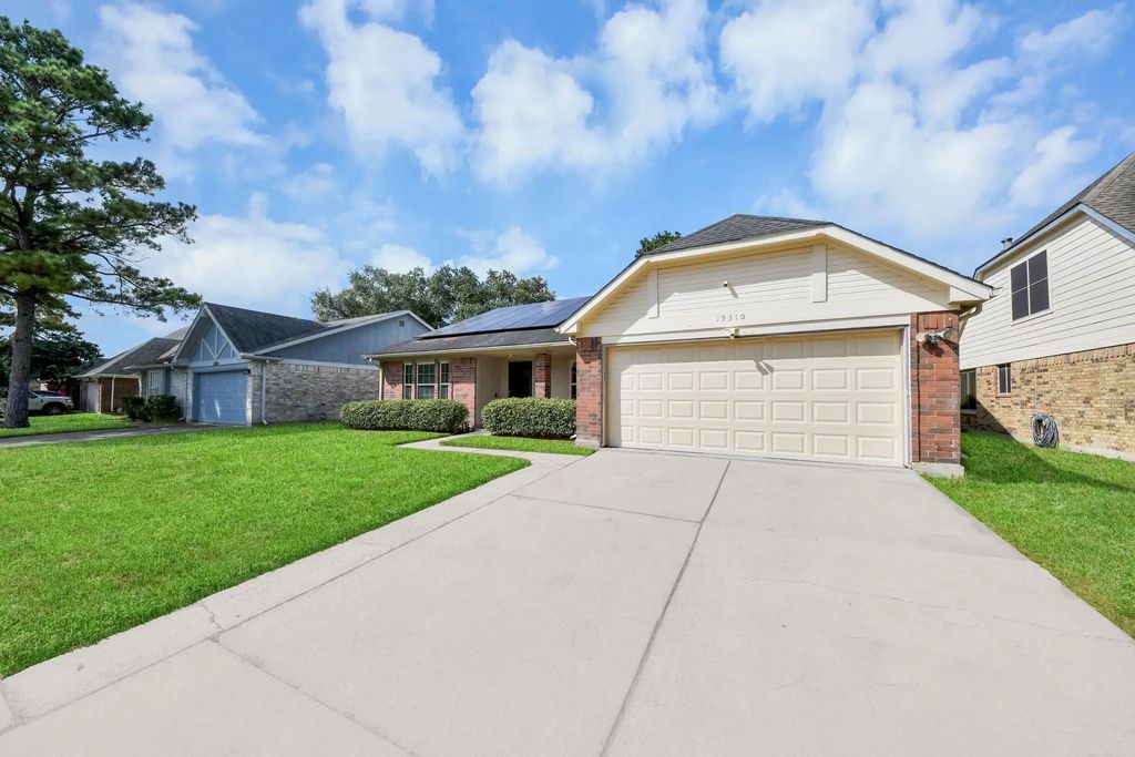 19310 Winding Branch Drive, Katy