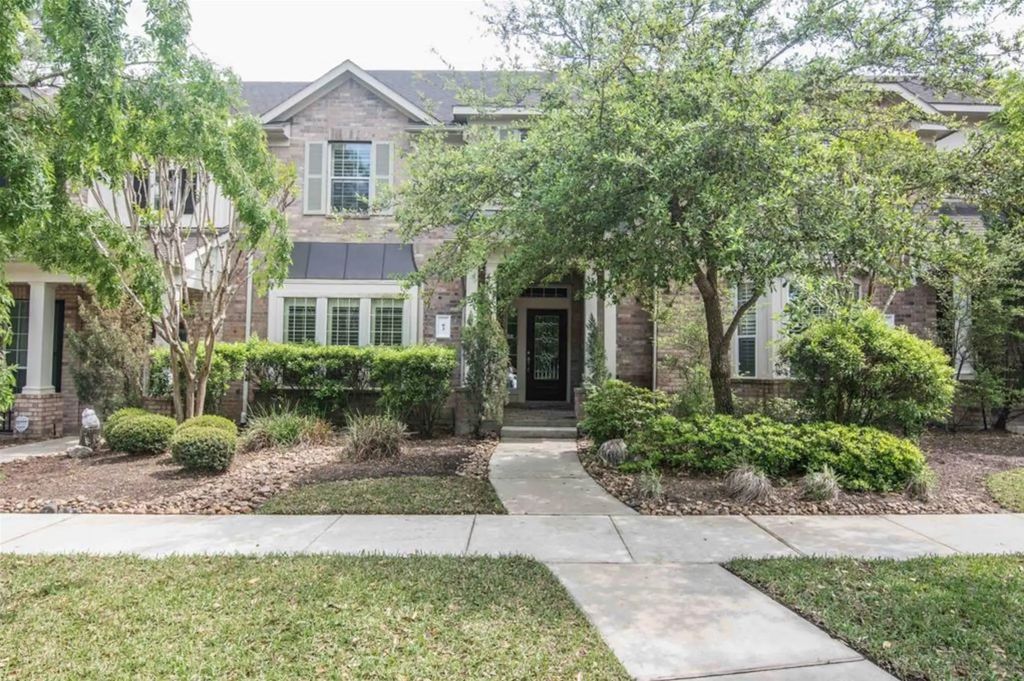 62 E Pipers Green Street, The Woodlands