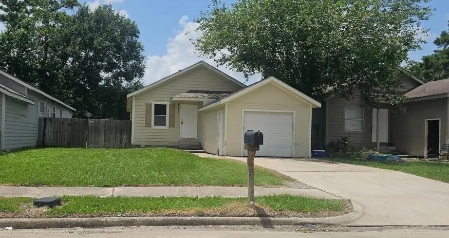 11919 Kingslake Forest Drive, Houston