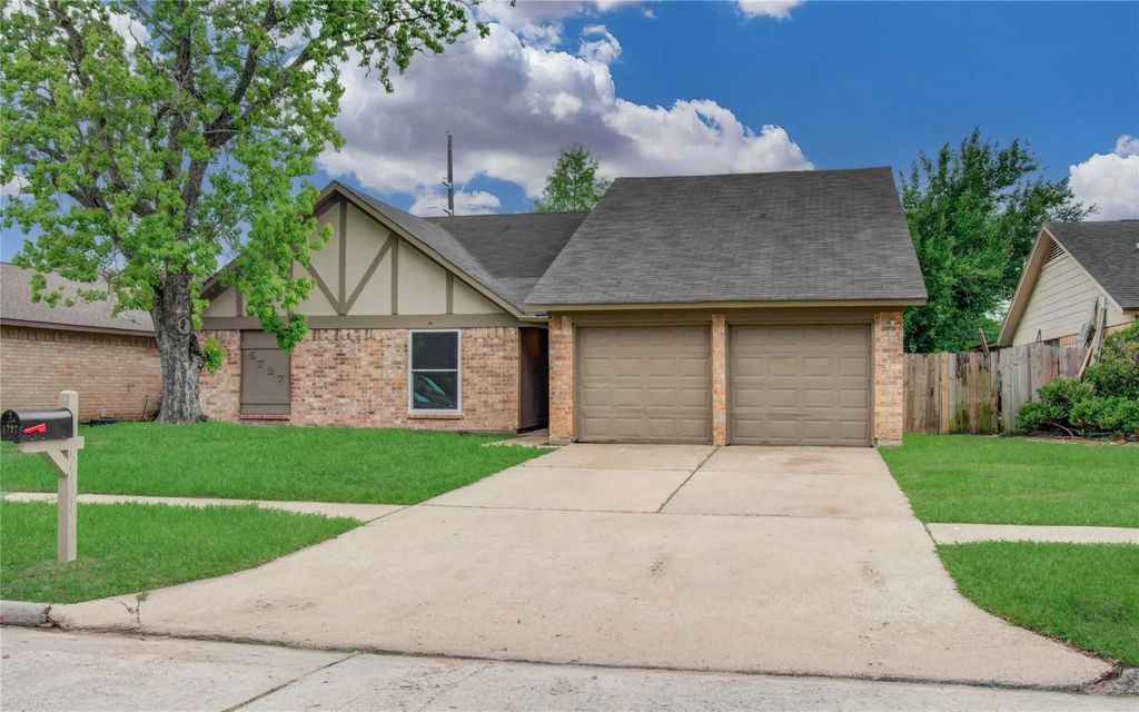 5727 Longforest Drive, Houston