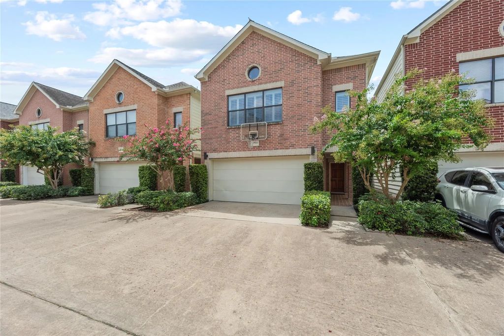9814 Riddlelink, Houston