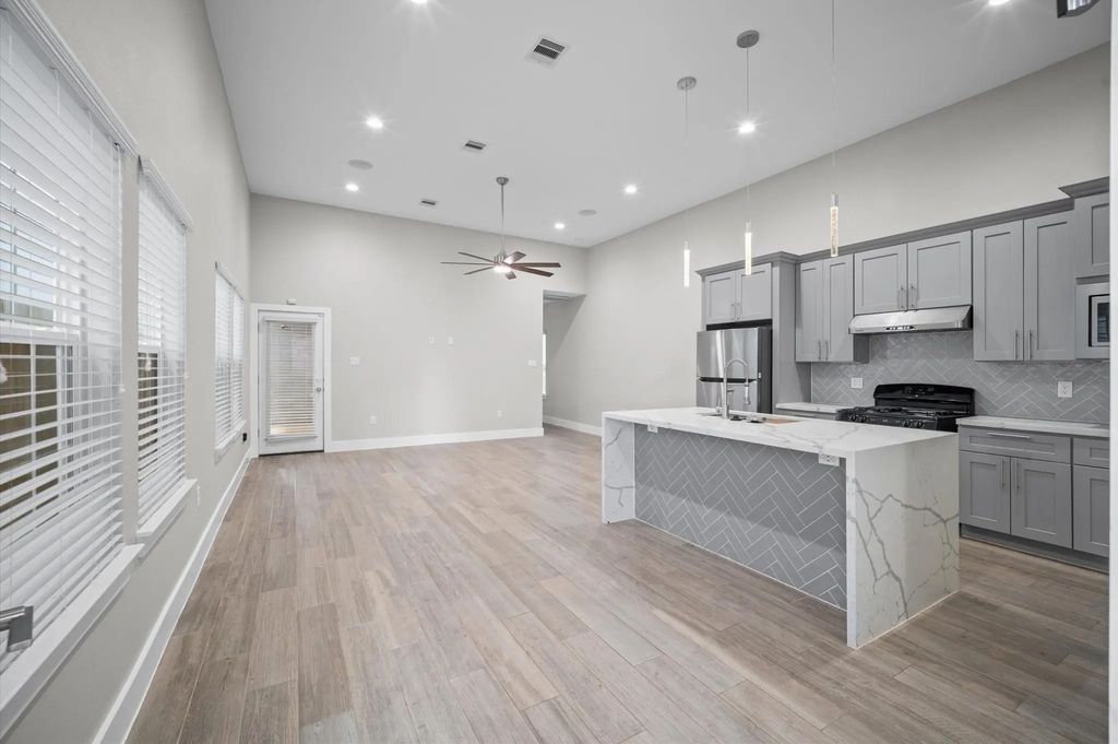 10017 Morocco Road, Houston