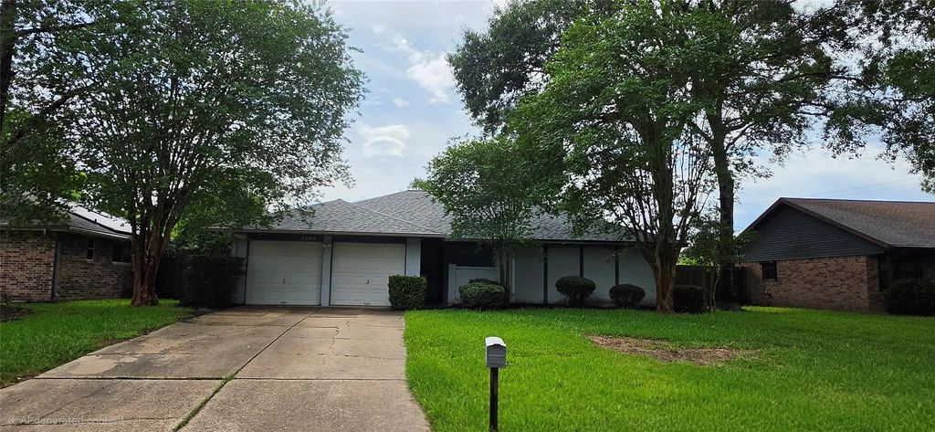 2204 Mimosa Court, League City