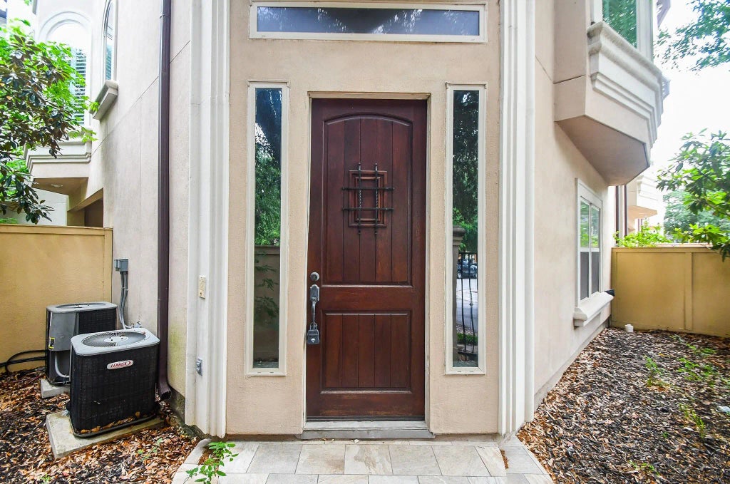 717 Welch Street, Houston