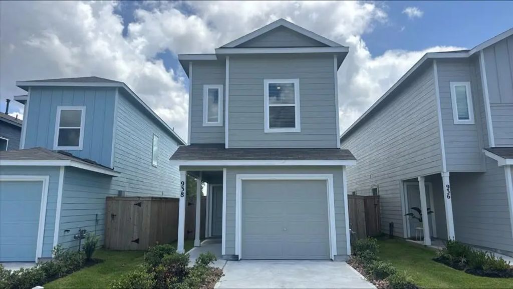 938 Pertuso Lane, Huffman