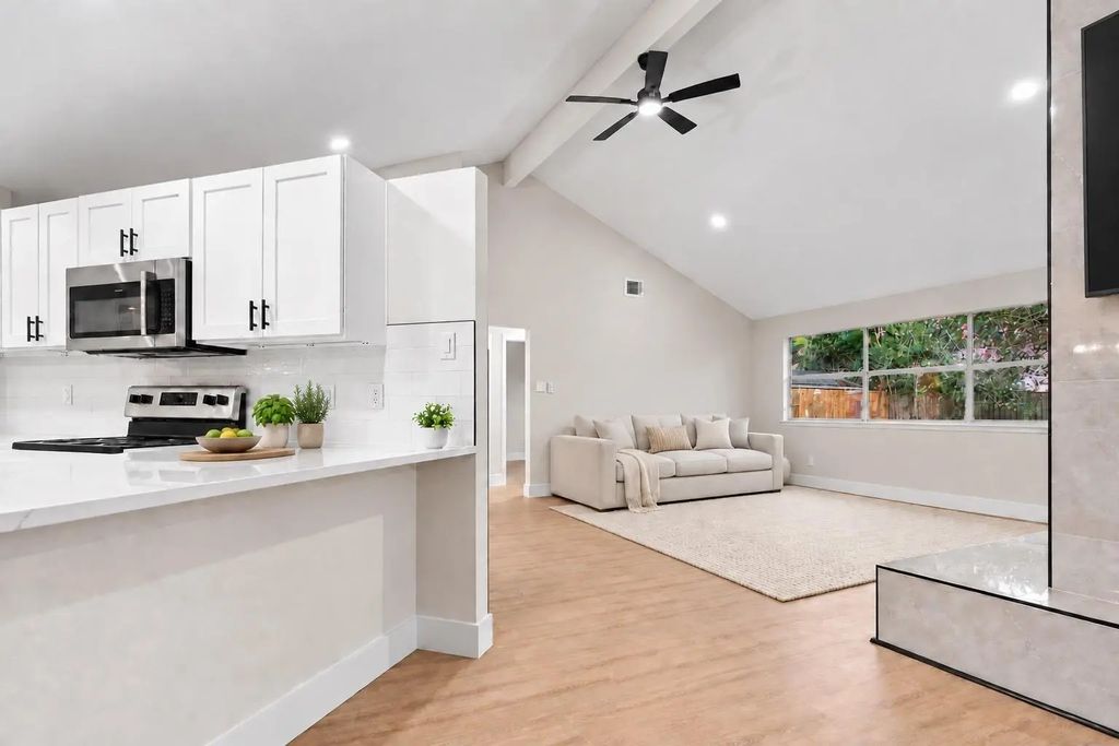 17506 Golf Club Dr, Crosby