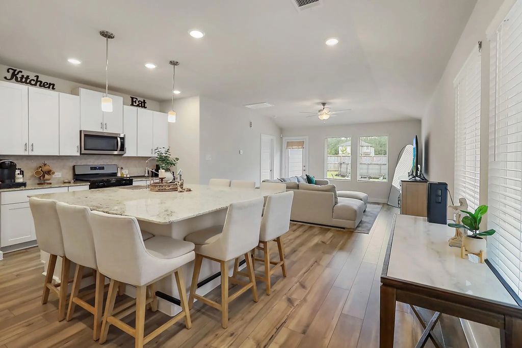 2815 Windy Homestead Lane, Crosby