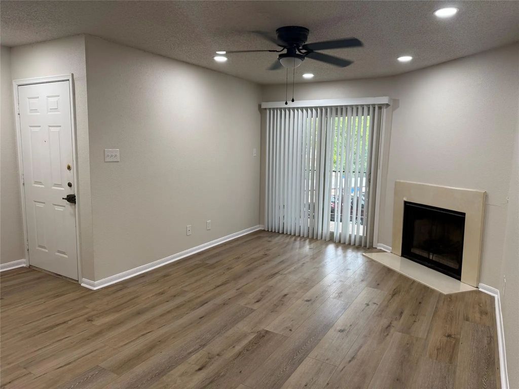 2120 El Paseo Street 2419, Houston