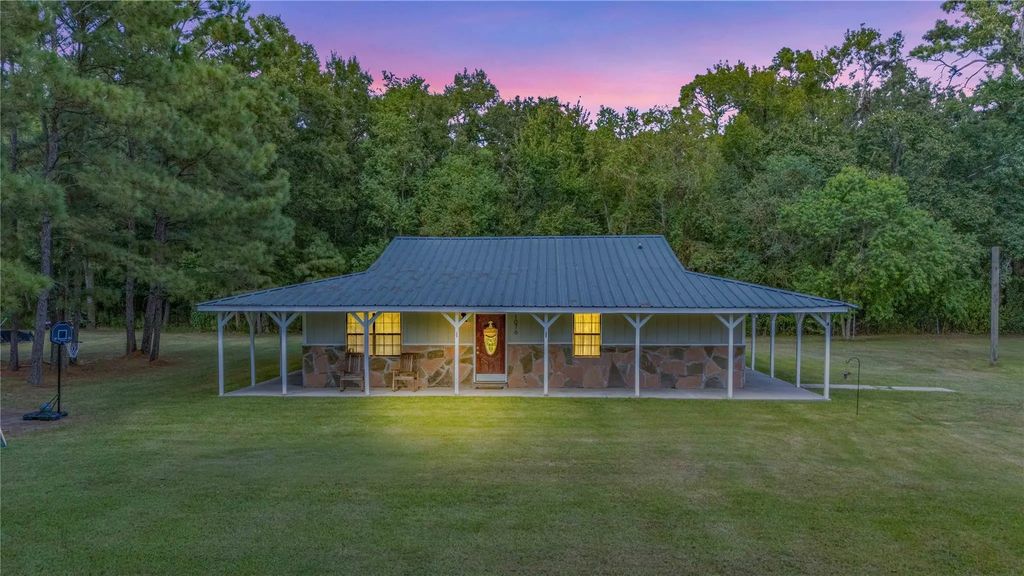 1076 Wallisville Liberty Road, Wallisville