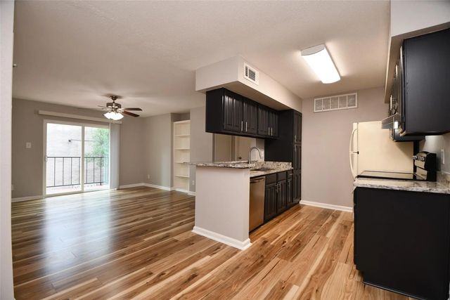 12955 Woodforest Boulevard 20, Houston