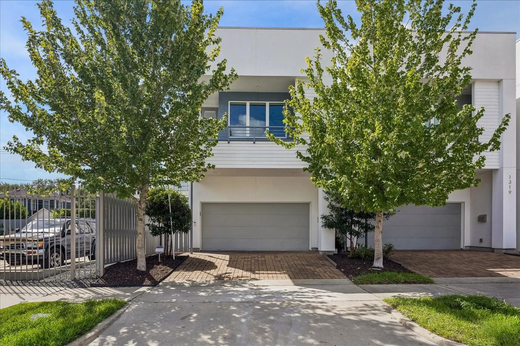 1317 W Clay Street, Houston