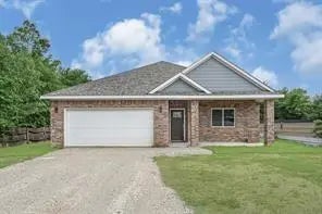 898 County Road 3556, Cleveland