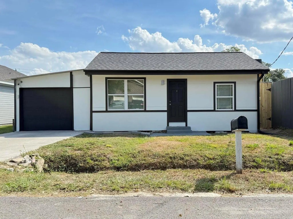 889 Chas Lane, Houston