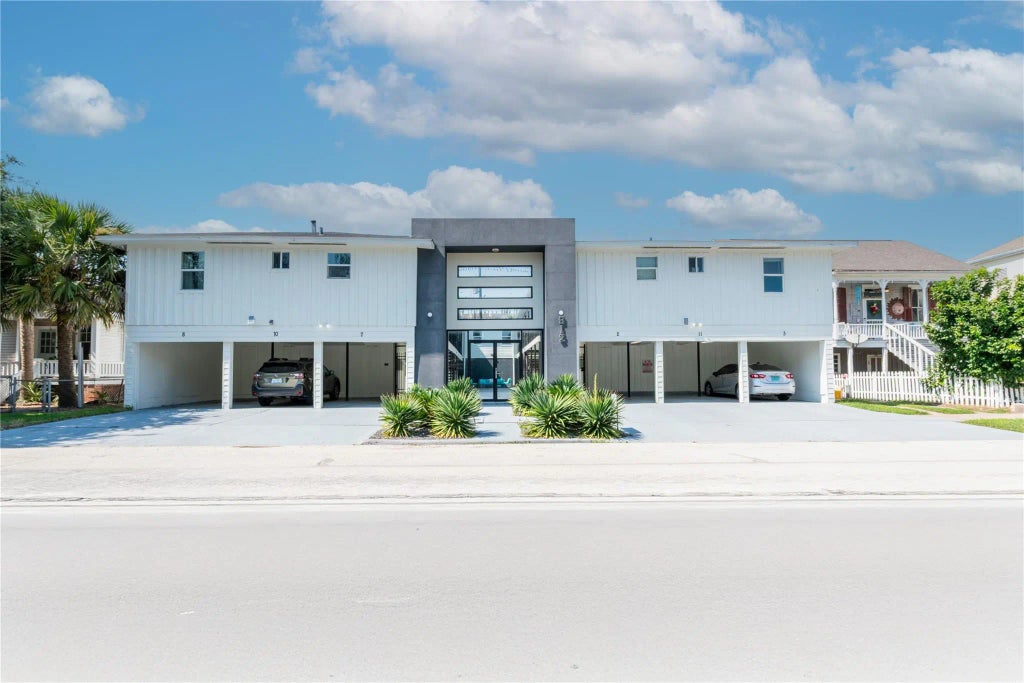 912 Church Street 12, Galveston