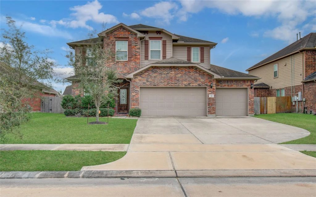 318 Bolton Drive, Westwood