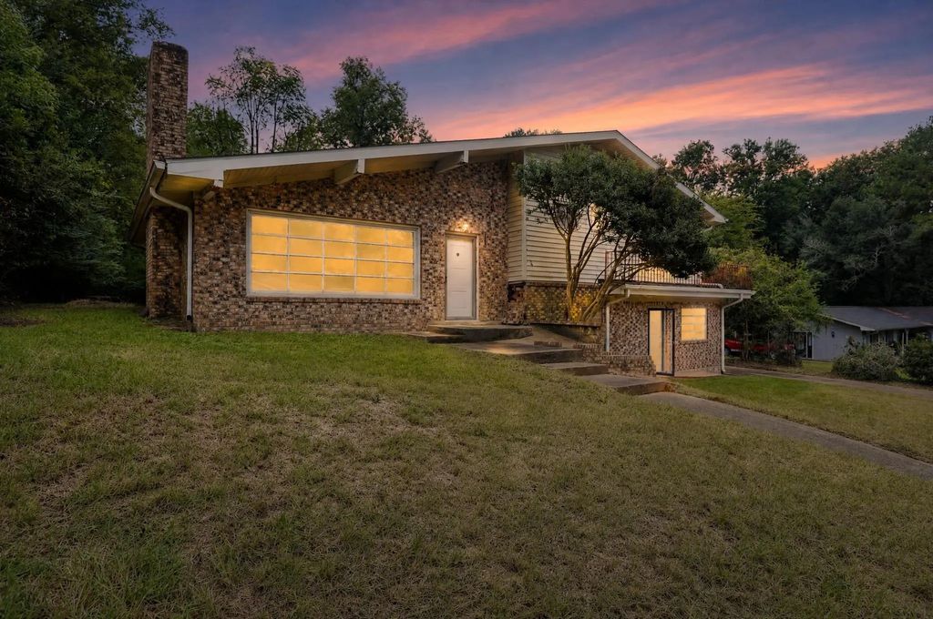 335 Lakewood, Nacogdoches