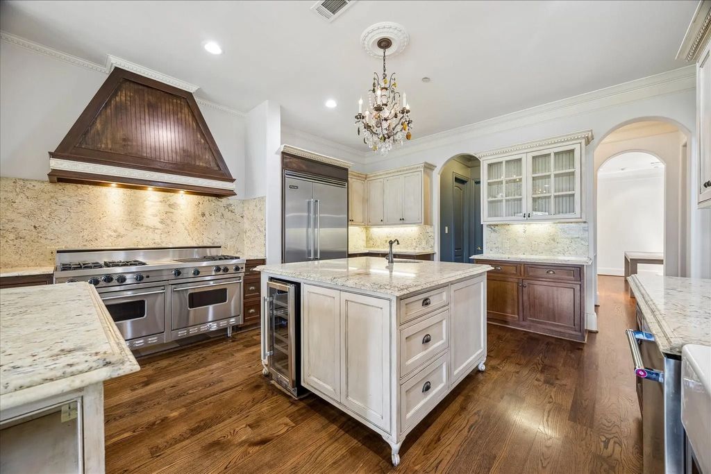 4802 Saxon Street, Bellaire
