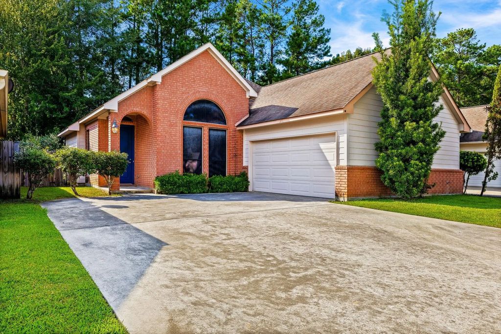 108 Sunshine Ln, Livingston