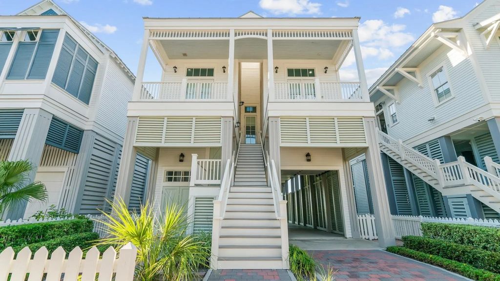 2614 E Seaside Drive, Galveston