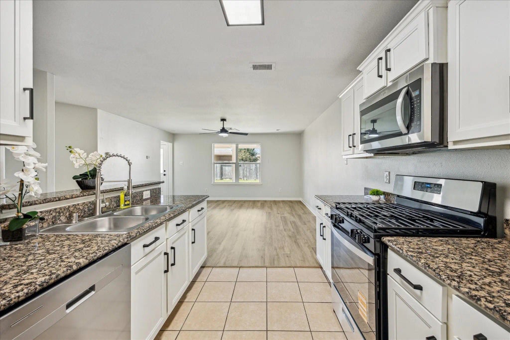 9410 Silver Beryl Lane, Rosharon