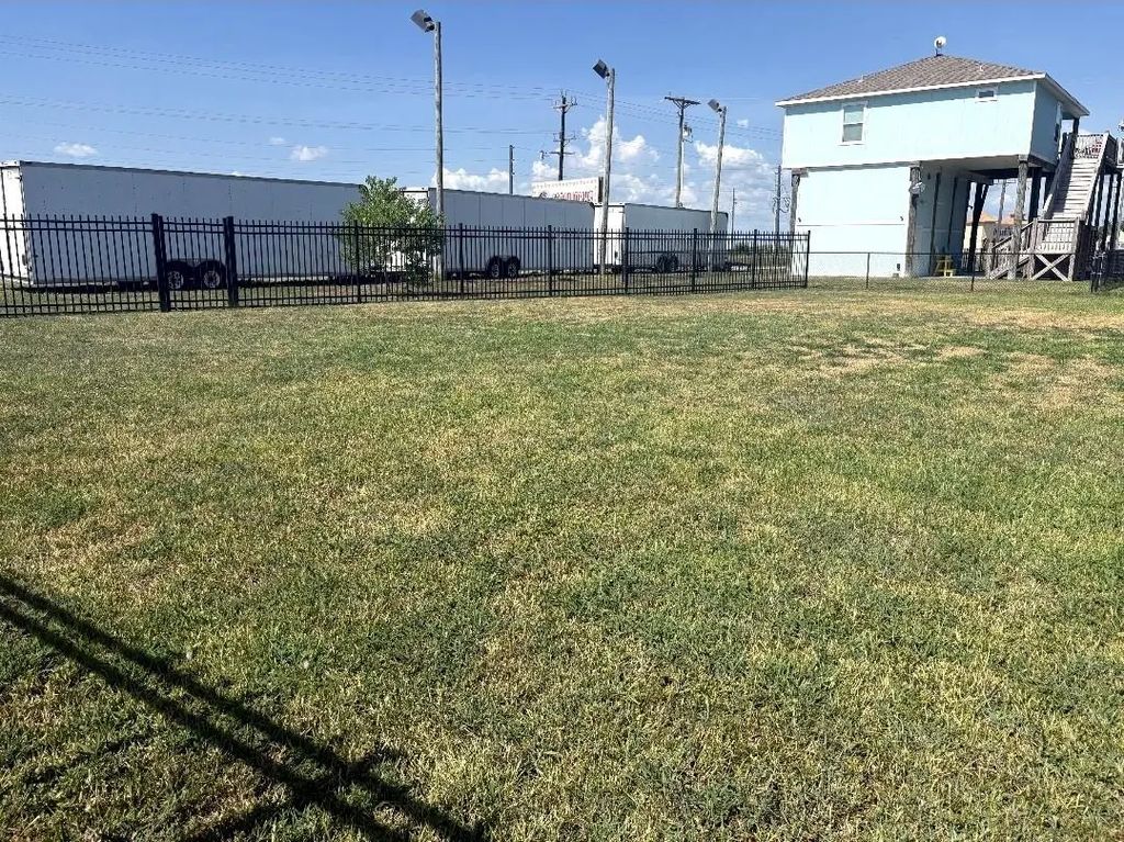 984 Bowers Lane, Port Bolivar