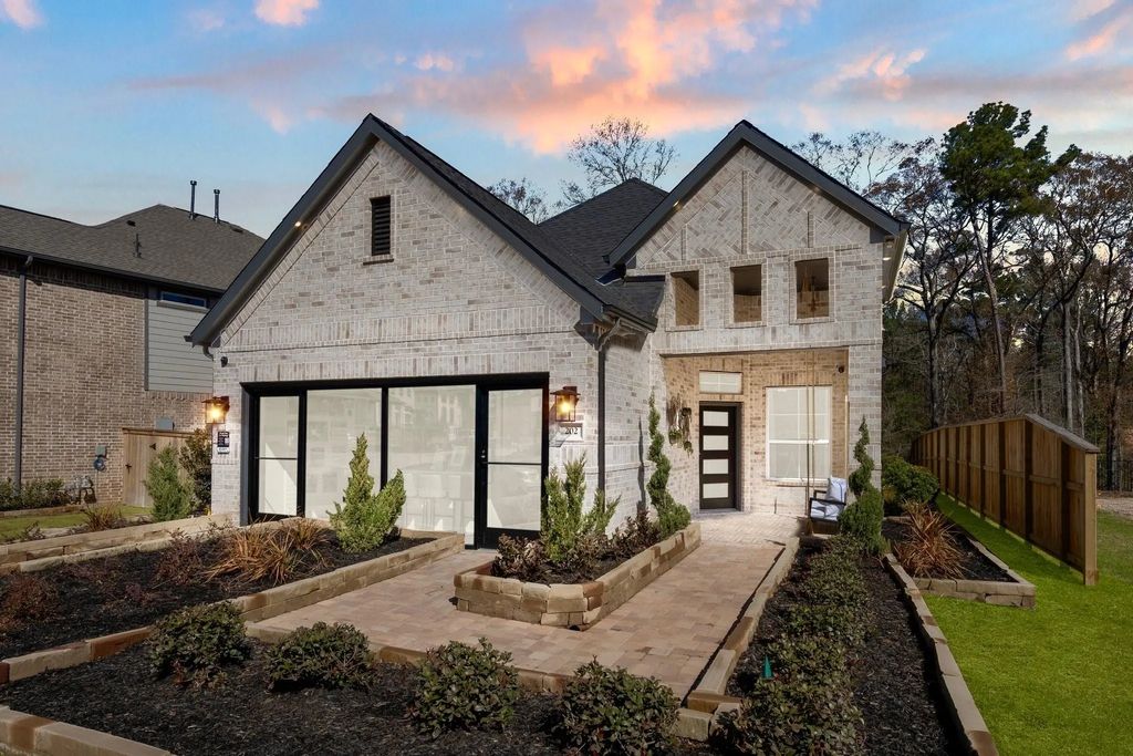 632 Crested Duck Court, Willis