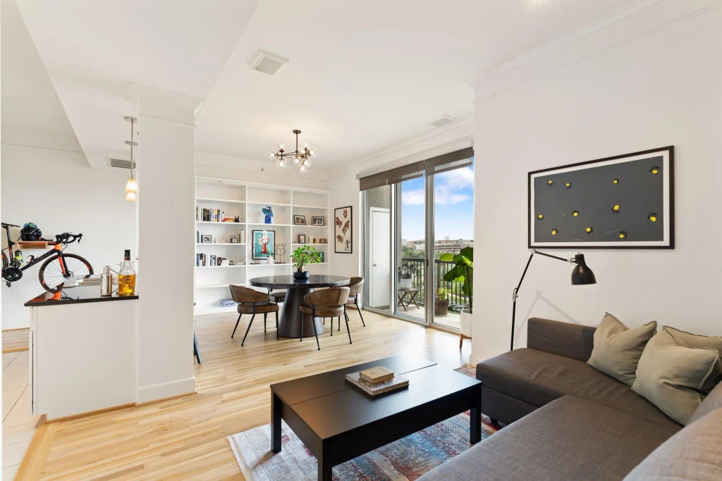 3333 Allen Parkway 705, Houston