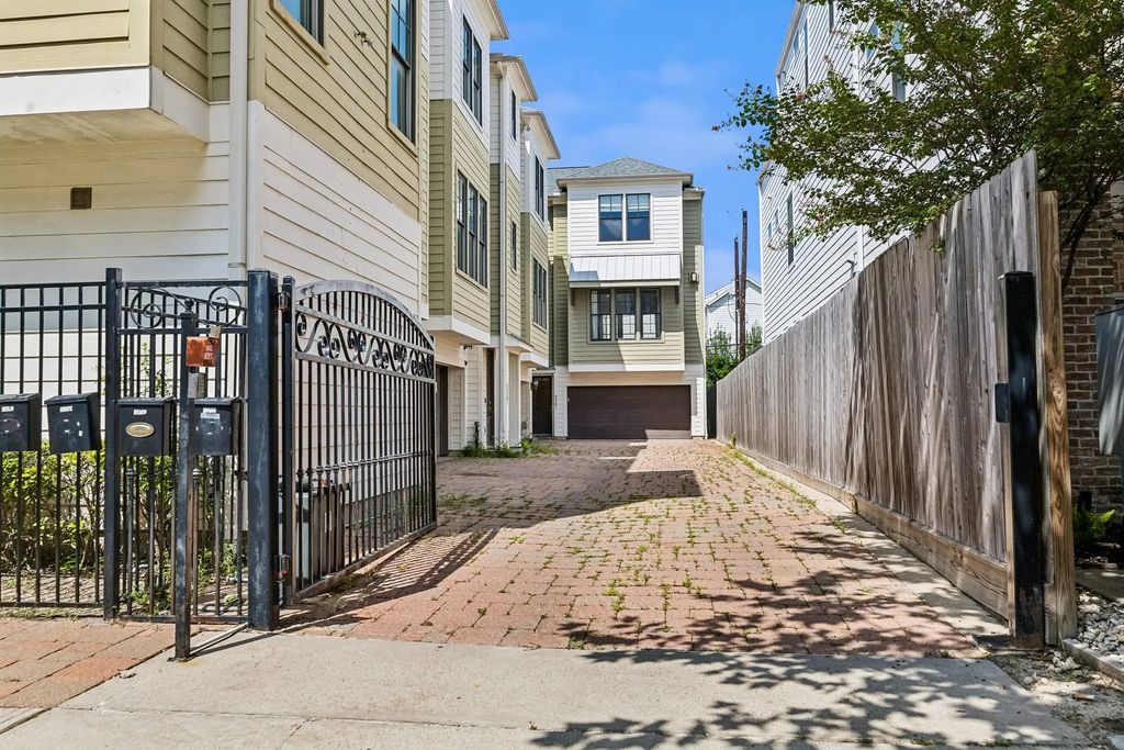 539 W 25th Street A, Houston