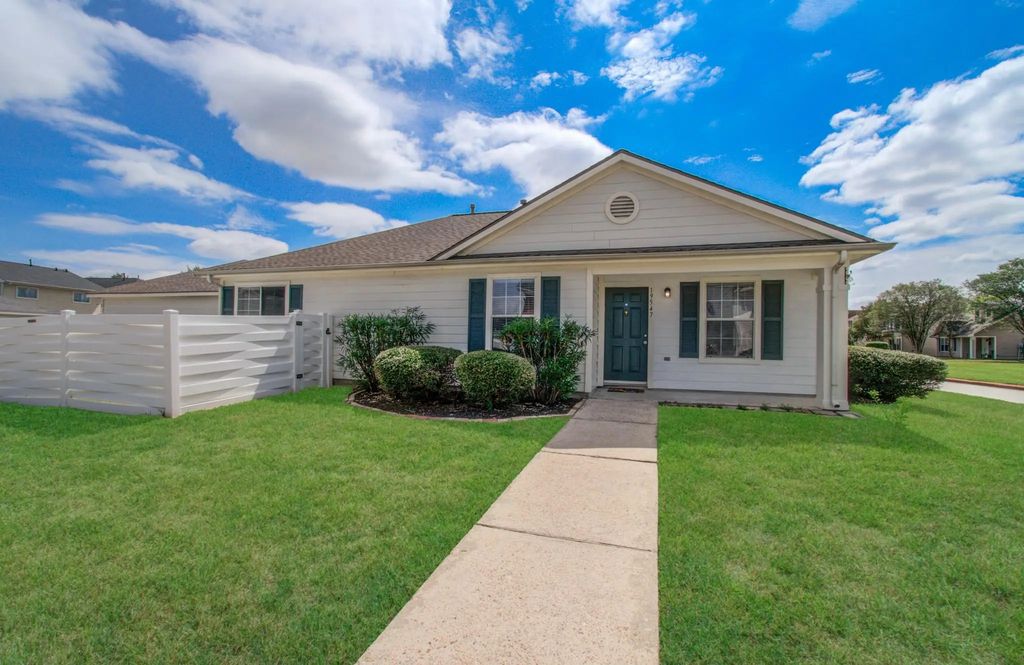 19547 Fletcher Way Drive, Houston