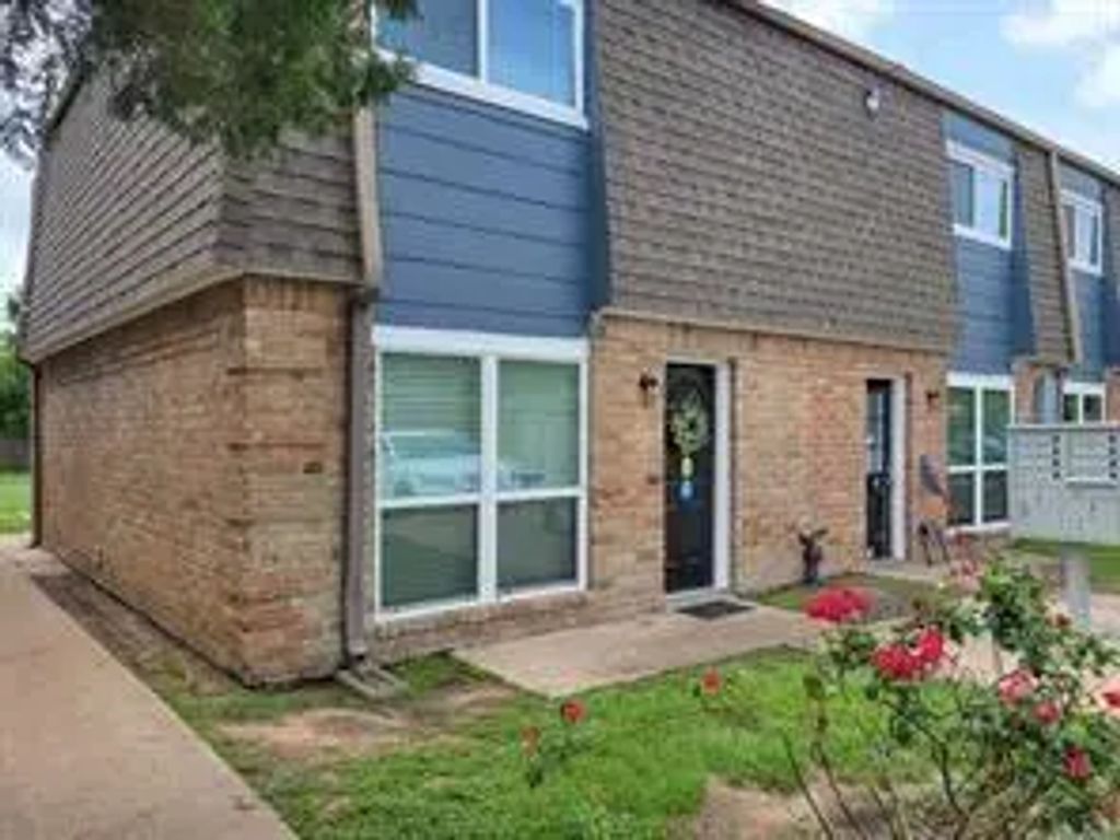 101 Brookside Lane 7, Sealy