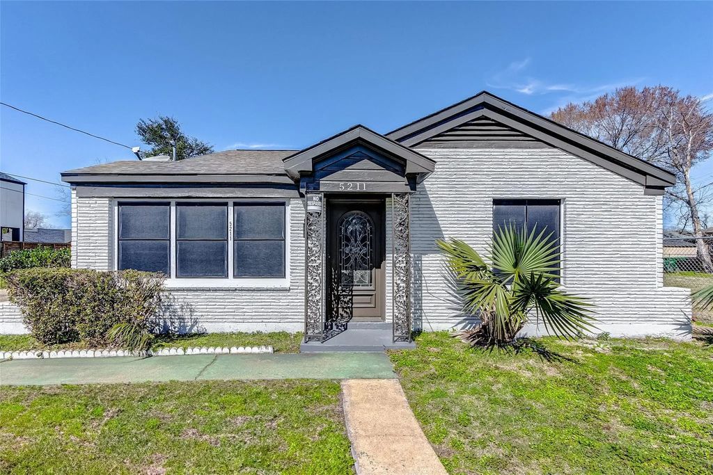 5211 Farmer Street, Houston
