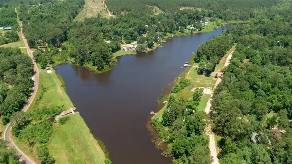 Dogwood Lake Drive, Livingston
