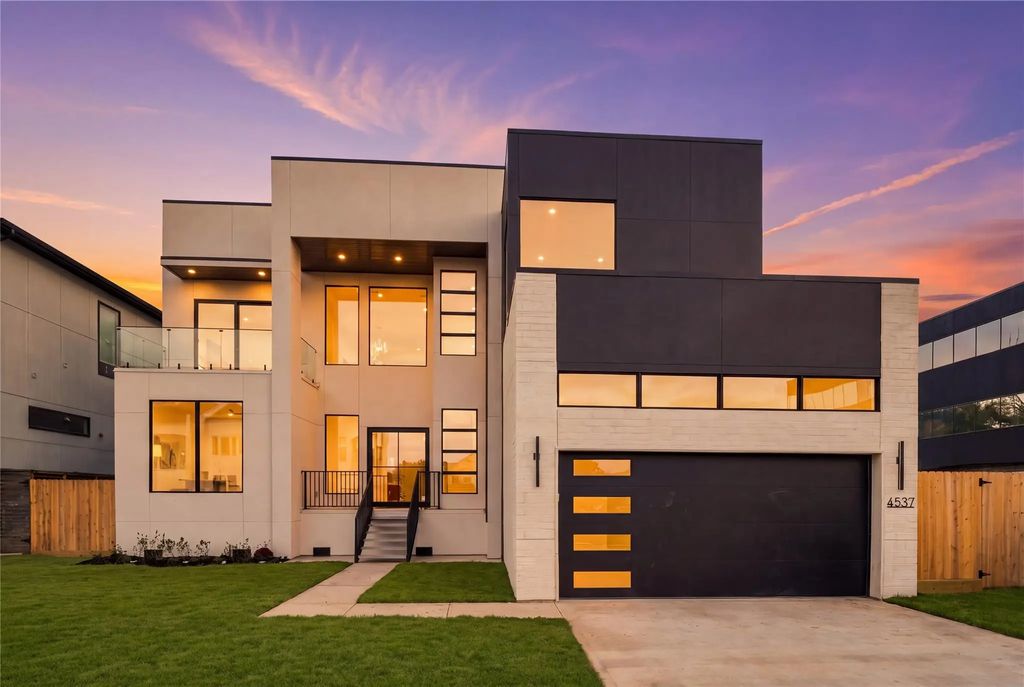 4537 Larch Lane, Bellaire