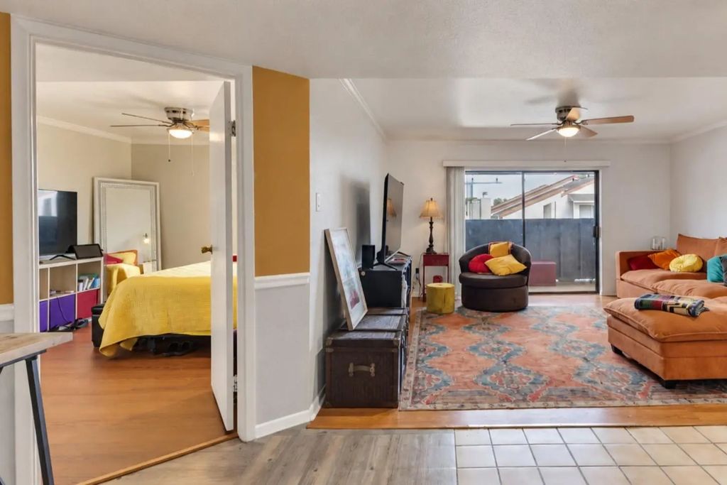 3015 Walnut Bend Lane 37, Houston