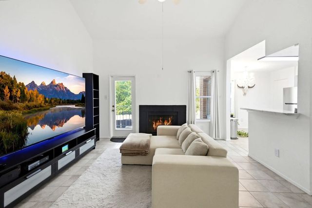 2011 Spenwick Drive 425, Houston