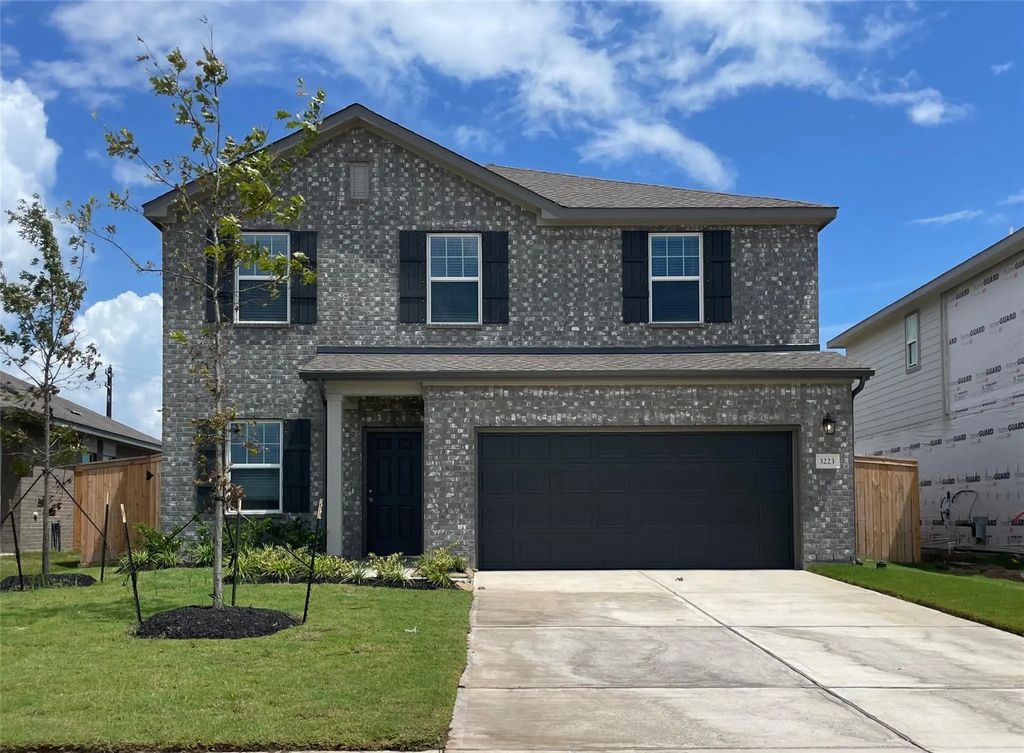 3223 Diamond View Lane, Angleton