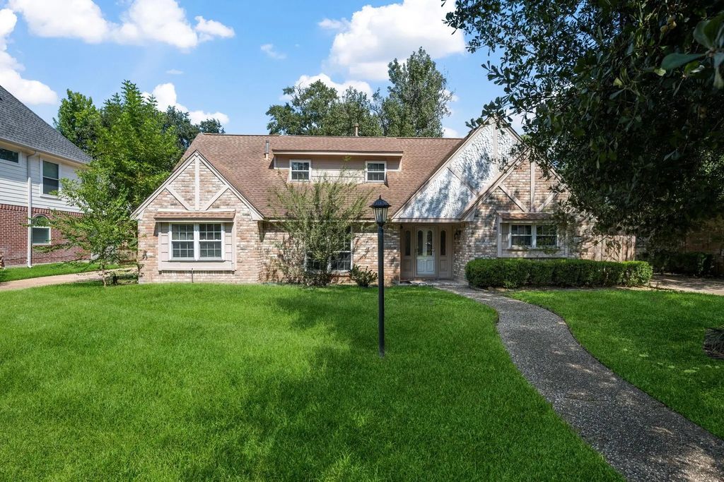 11922 Cypresswood Drive, Houston