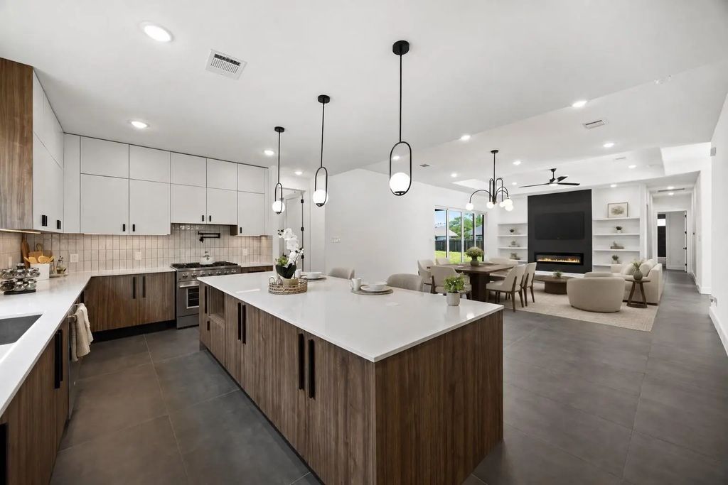 98 Camden Hills Drive, Montgomery