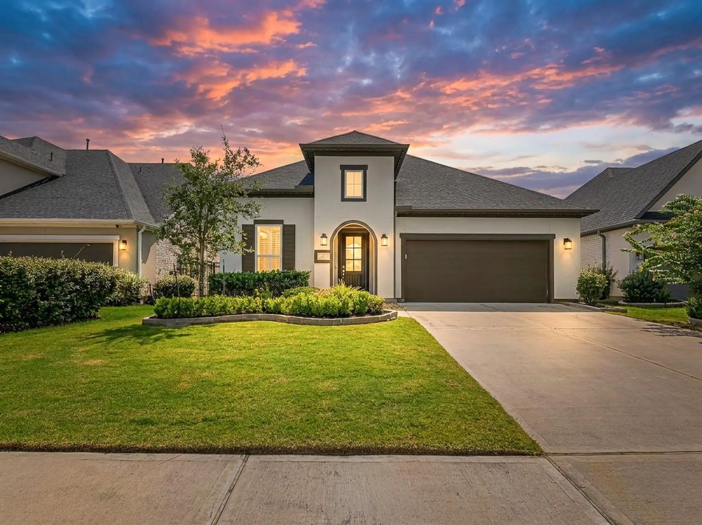 28314 Emerald Bend, Spring